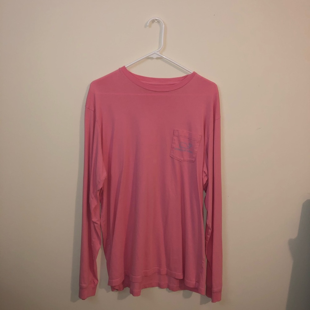 Vineyard Vine’s pocket tshirt